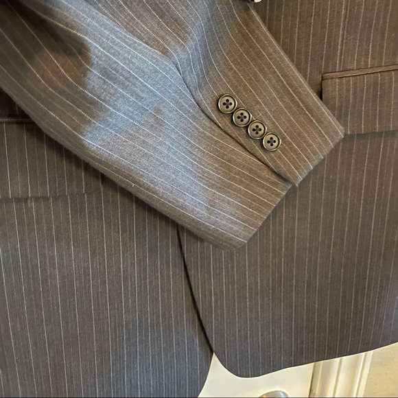 Alfani Mens suit w/ Jacket AND Pants - Picture 3 of 6